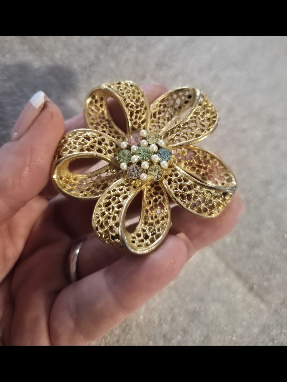 VTG Stamped BSK Gold-Tone Filigree Flower Brooch
